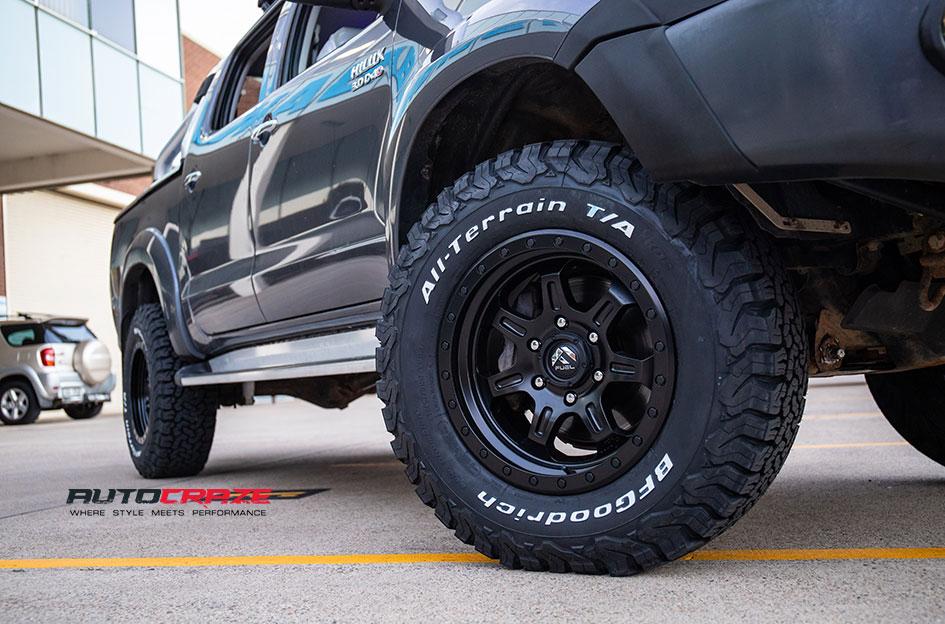 TOYOTA HILUX N70 4WD JM2 MATTE BLACK